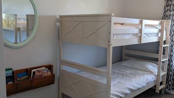 4 bedrooms, travel cot, free WiFi, bed sheets