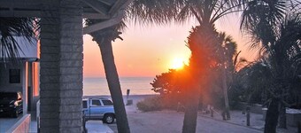 PROMOTIONS DU PRINTEMPS ET ÉCONOMISER $, MILE PLAGE PRIVÉE, CHAISES, WIFI, PASS JOHN VOWN 2 MIN