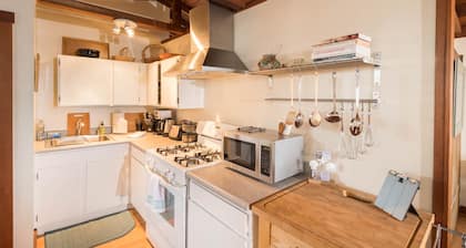 Heart of Mendocino Village, Fabulous Views!