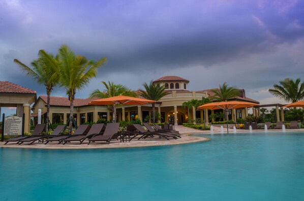 A heated pool - January 2026 Still Available ! TREVISO BAY -RESORT. LUXURY POOL & Spa GOLF HOME (Naples)