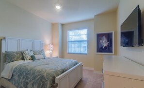 3 bedrooms, premium bedding, iron/ironing board, internet