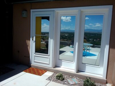 Fotos en abundancia desde su suite encima de un mirador. A minutos de todas las atracciones.