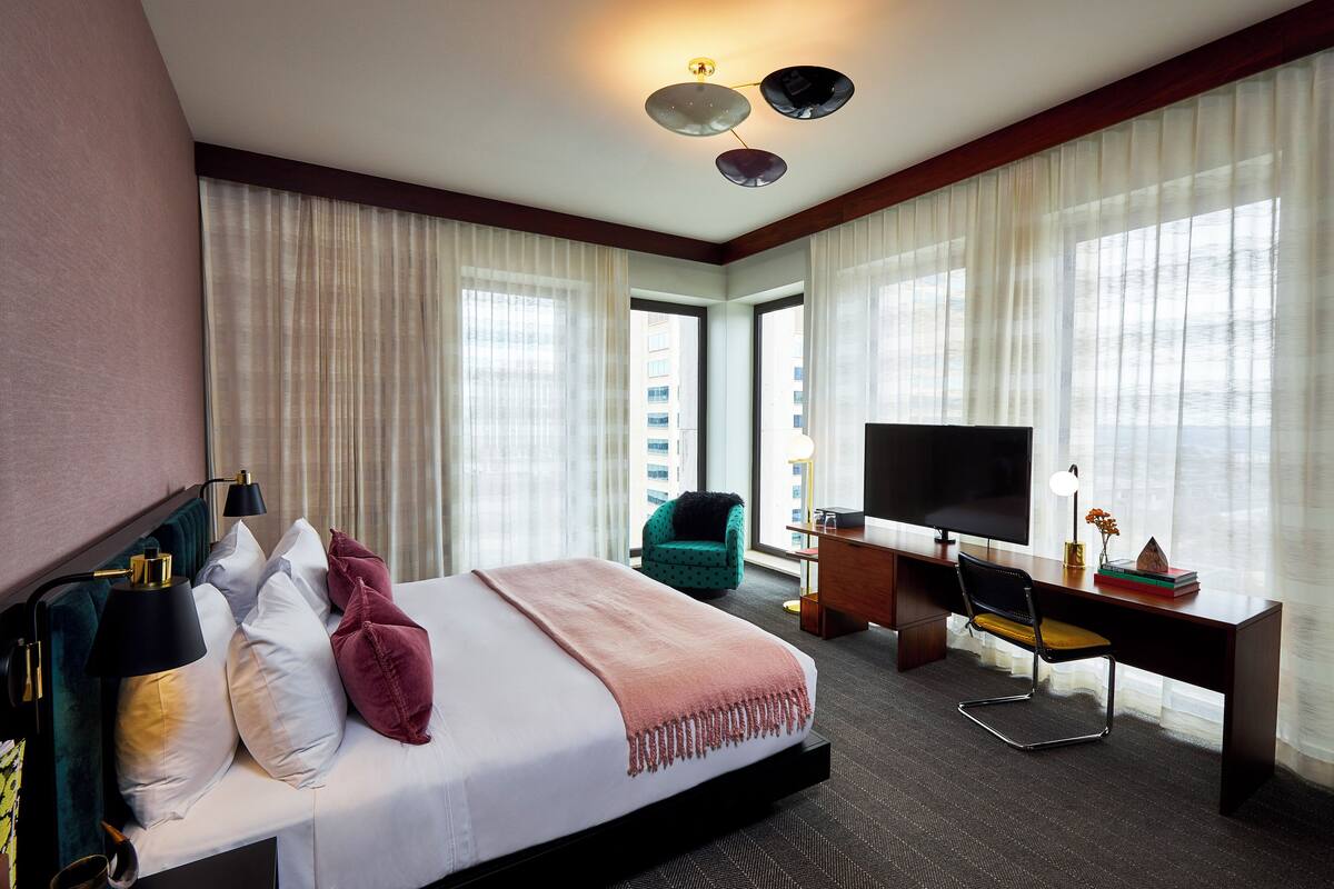 Pillowtop beds, minibar, in-room safe, desk