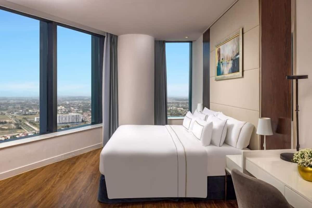 Hochwertige Bettwaren, Betten mit Memory-Foam-Matratzen, Minibar