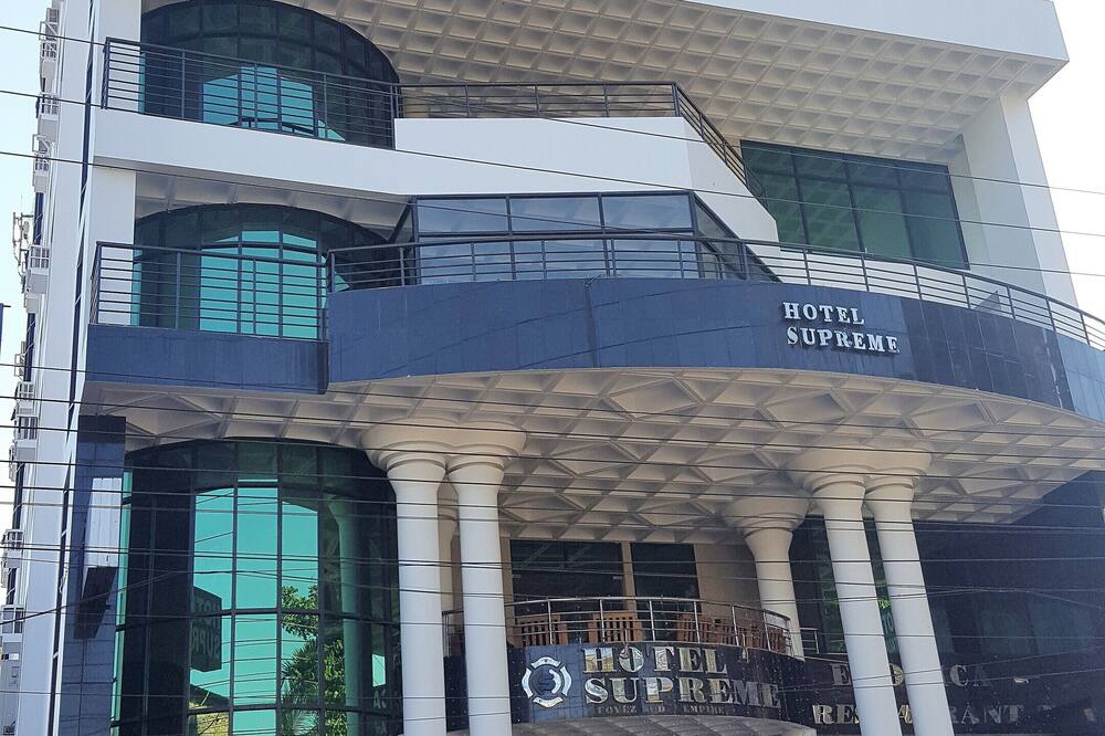 Hotel Supreme