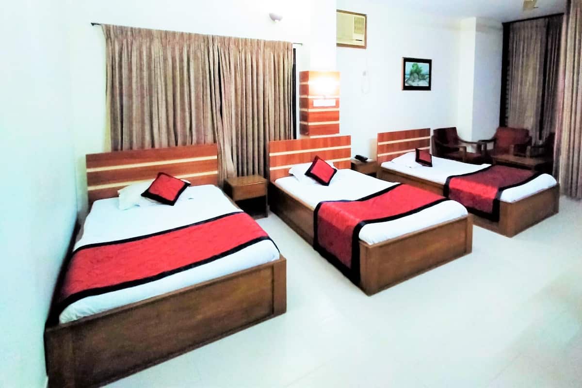 Deluxe Triple Room