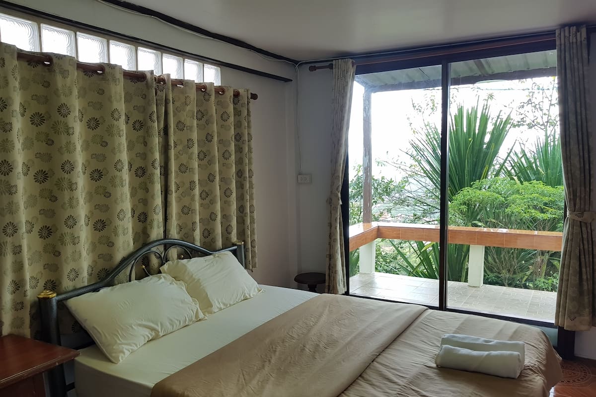 Phusak Room | Free WiFi