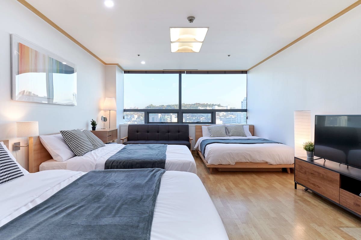 Superior Studio, Multiple Beds, City View | Individually decorated, soundproofing, iron/ironing board, free WiFi
