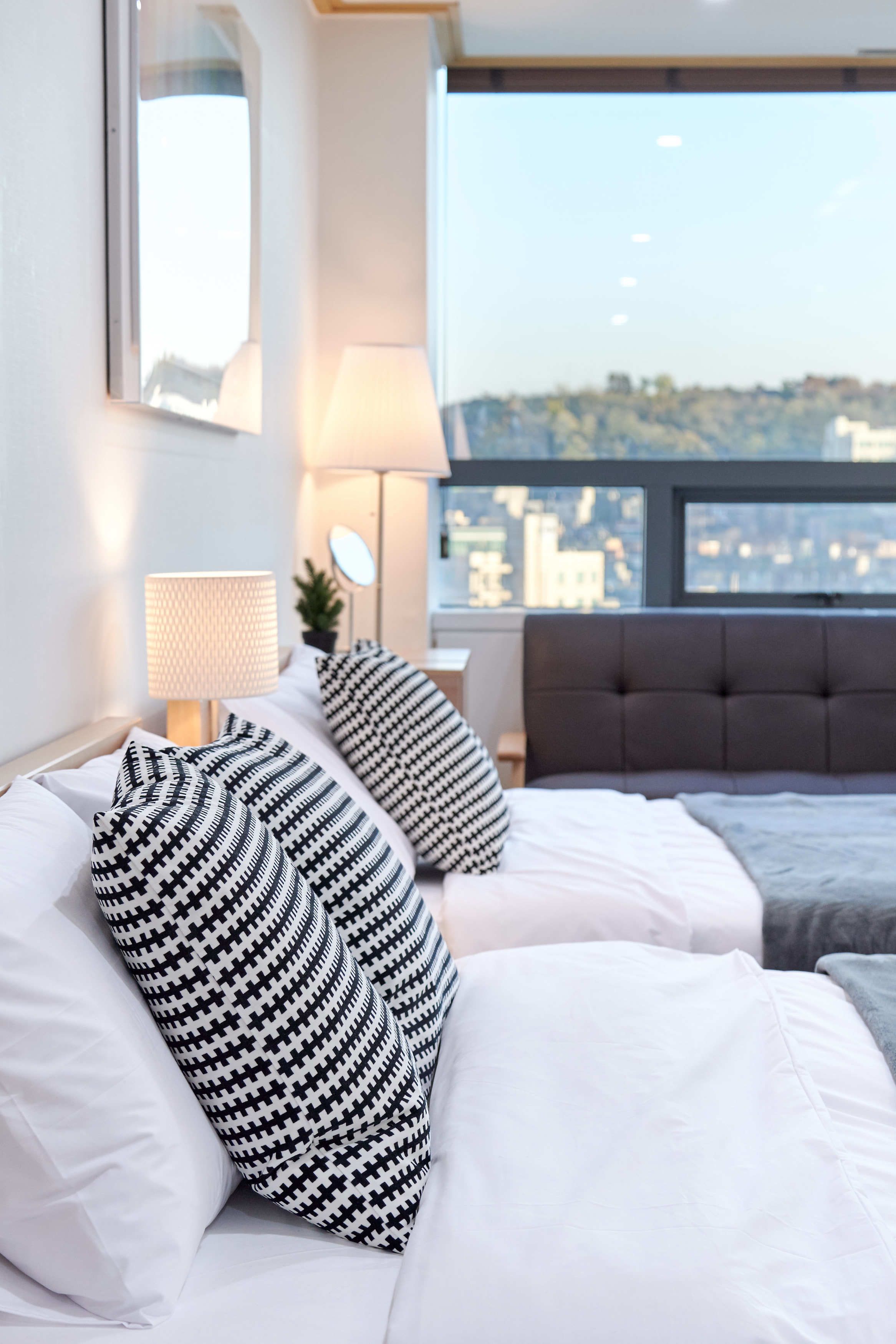 슈피리어 스튜디오, 침대(여러 개), 시내 전망 | 각각 다른 스타일의 인테리어, 방음 설비, 다리미/다리미판, 무료 WiFi