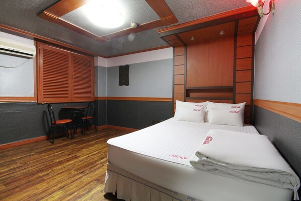 Chambre Standard | Bureau, Wi-Fi gratuit, draps fournis