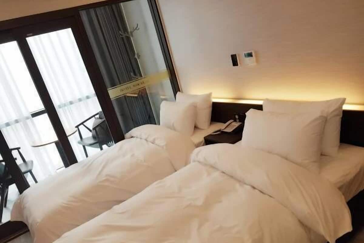 twin room | free minibar, blackout curtains, free wifi, bed sheets