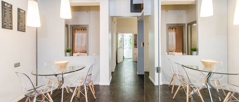 Apartment | In-room dining