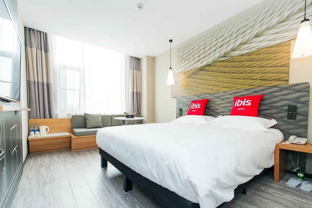Chambre supĂ©rieure double | Rideaux dâobscurcissement, accĂšs au Wi-Fi (inclus)