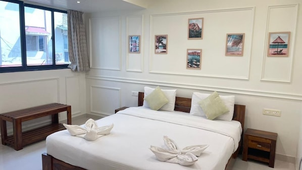 1 bedroom, Egyptian cotton sheets, premium bedding, in-room safe - Monarch suites (Candolim)
