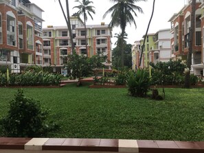 Property grounds - Monarch suites (Candolim)