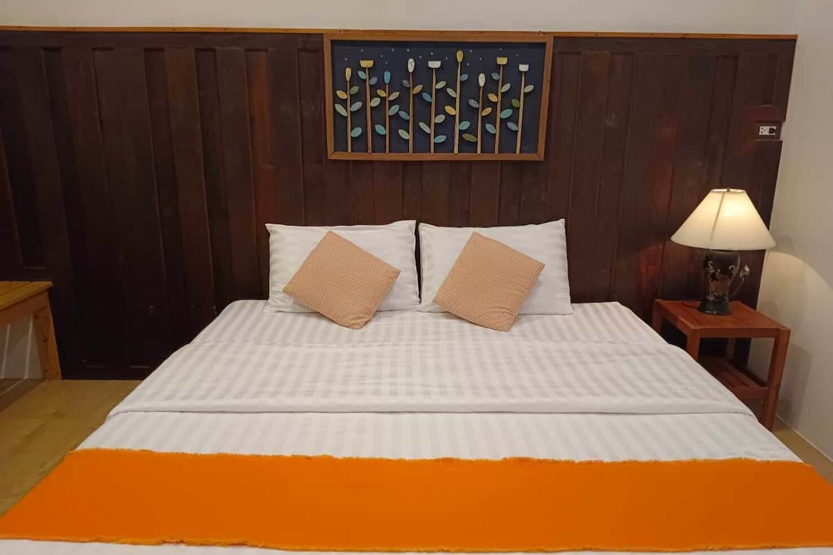 1 bedroom, individually decorated, free WiFi, bed sheets