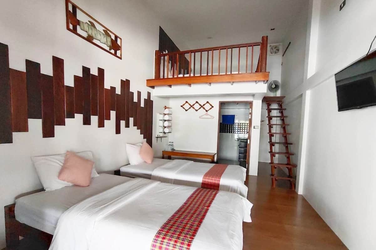 Family Room, Multiple Beds, Non Smoking, Patio | 1 bedroom, individually decorated, free WiFi, bed sheets