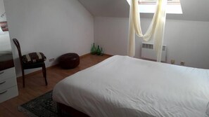 Apartment, 1 Schlafzimmer | 1 Schlafzimmer, Bügeleisen/Bügelbrett, kostenloses Internet per Kabel