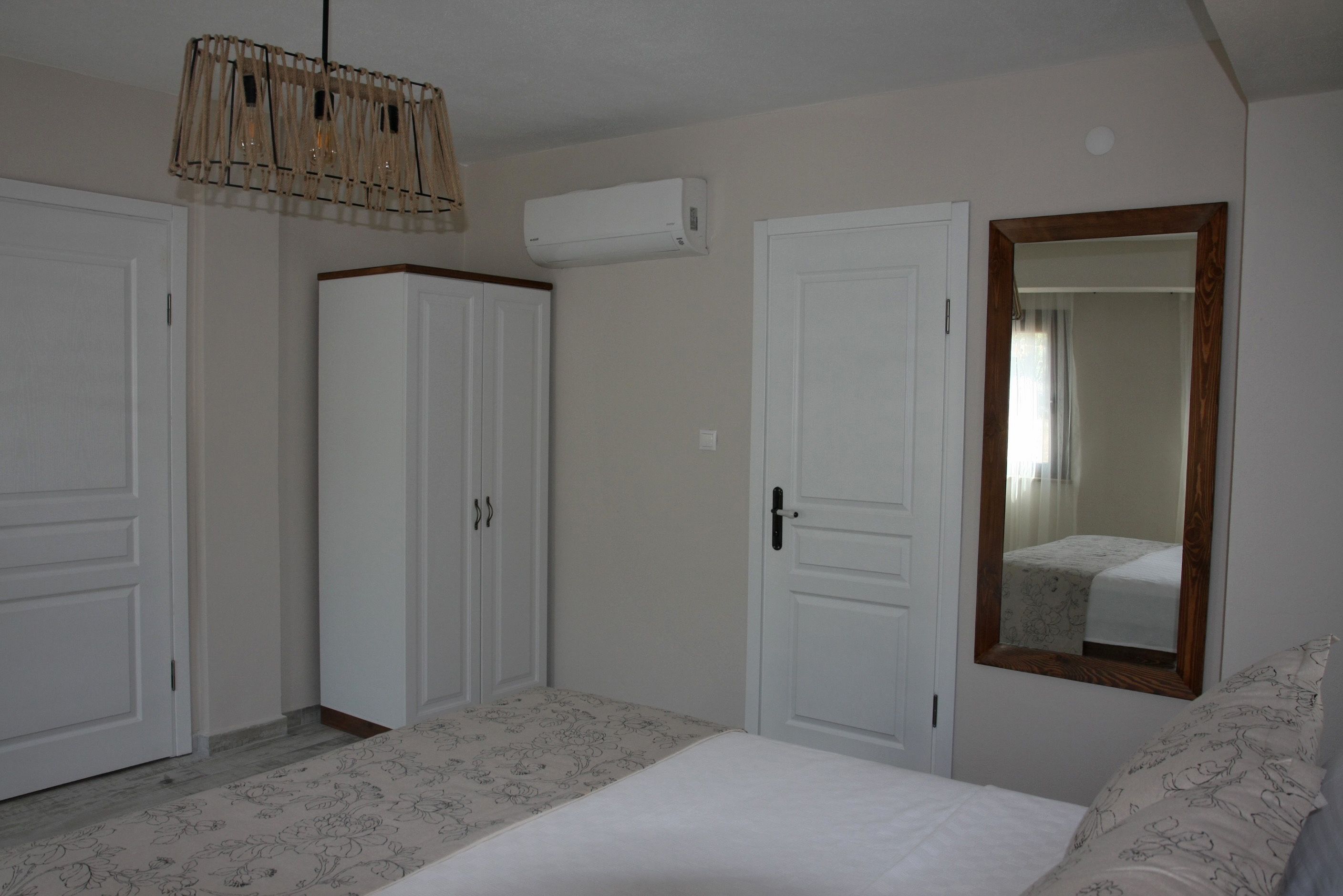 standard double room | desk, iron/ironing board, free wifi