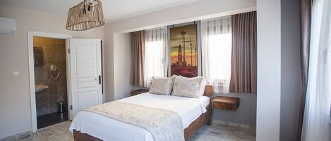 Chambre Standard double | Bureau, fer et planche Ă  repasser, accĂšs au Wi-Fi (inclus)