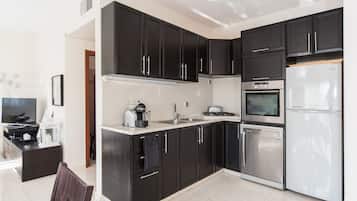 Apartment, 2 Bedrooms | Private kitchen