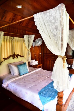 1 室のベッドルーム、遮光カーテン、アイロン / アイロン台、可動式ベッド