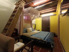 Premium bedding, desk, blackout curtains, free WiFi - Biiann B&B (Jinning)