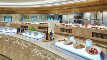 Sarapan bufet setiap hari (KRW 58000 seorang)