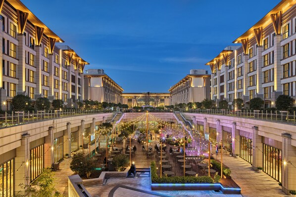 Property grounds - Landing Jeju Shinhwa World Hotels & Resorts (Seogwipo)