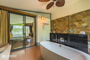 Vila, 1 kamar tidur, patio, pemandangan kebun | 1 kamar tidur, seprai premium, dan selimut bulu angsa