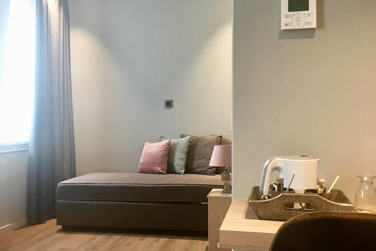 2 person xl room wheelchair accessable | minibar, individually decorated, desk, laptop workspace