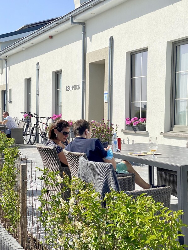 Terrace/patio - Charmehotel Kruishof LuXus (Ostend)