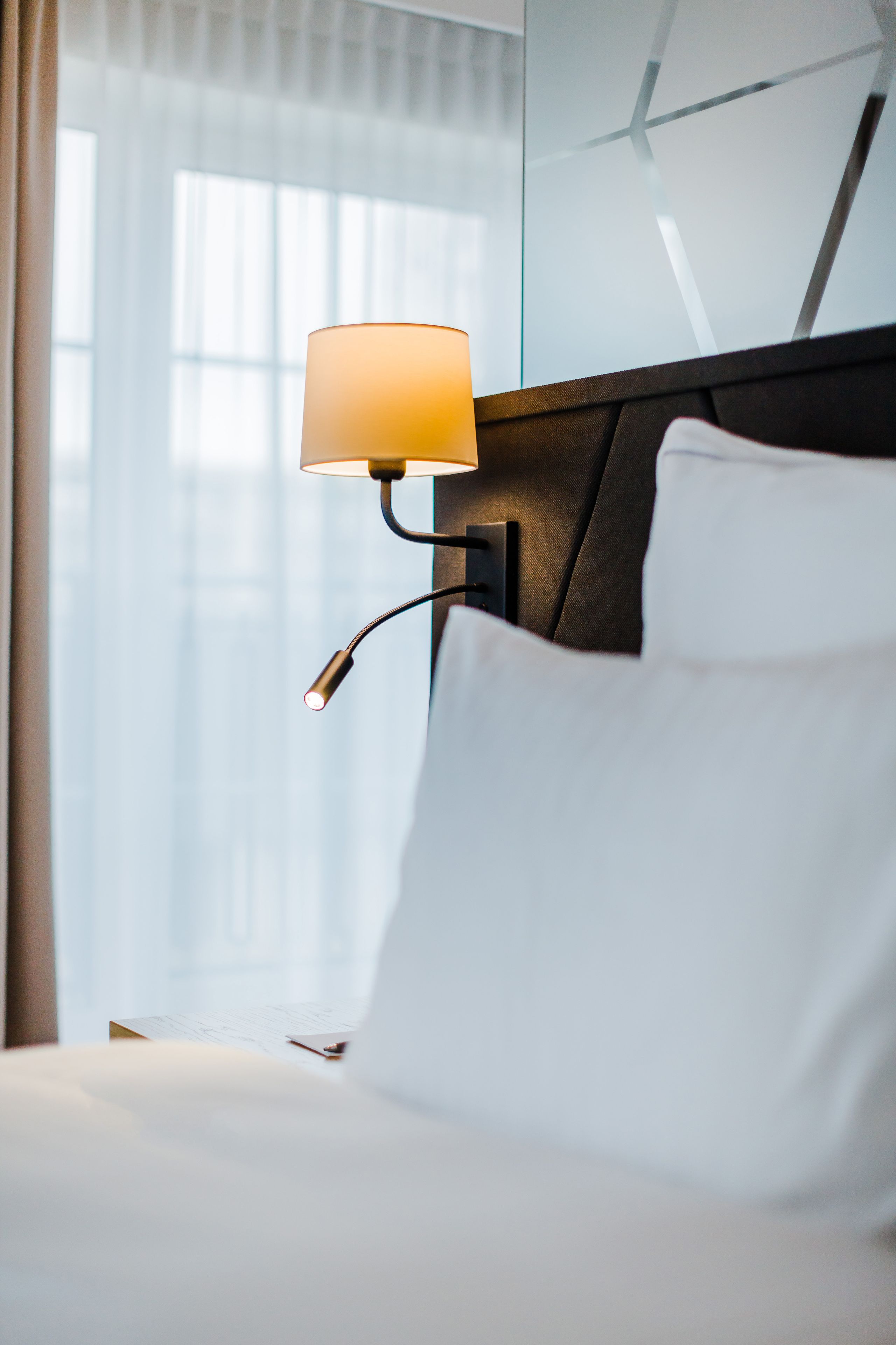 Habitación Deluxe (Wellness Access) | Ropa de cama de alta calidad, caja fuerte, escritorio