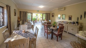 Dining - African Dreamz Guest House (St. Lucia)