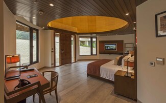 Ropa de cama de alta calidad y minibar 