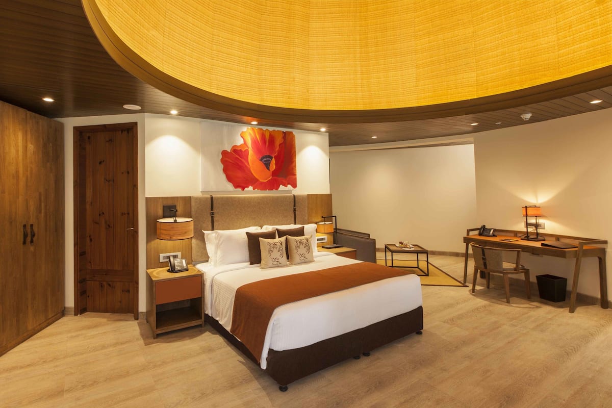 Premier Room | Premium bedding, minibar, in-room safe, desk