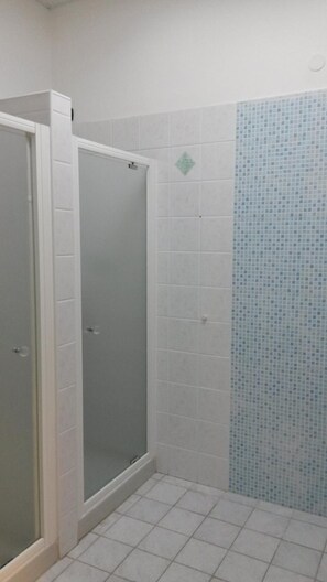 Shower, free toiletries, hair dryer, bathrobes - Copenaghen House (Sassari)