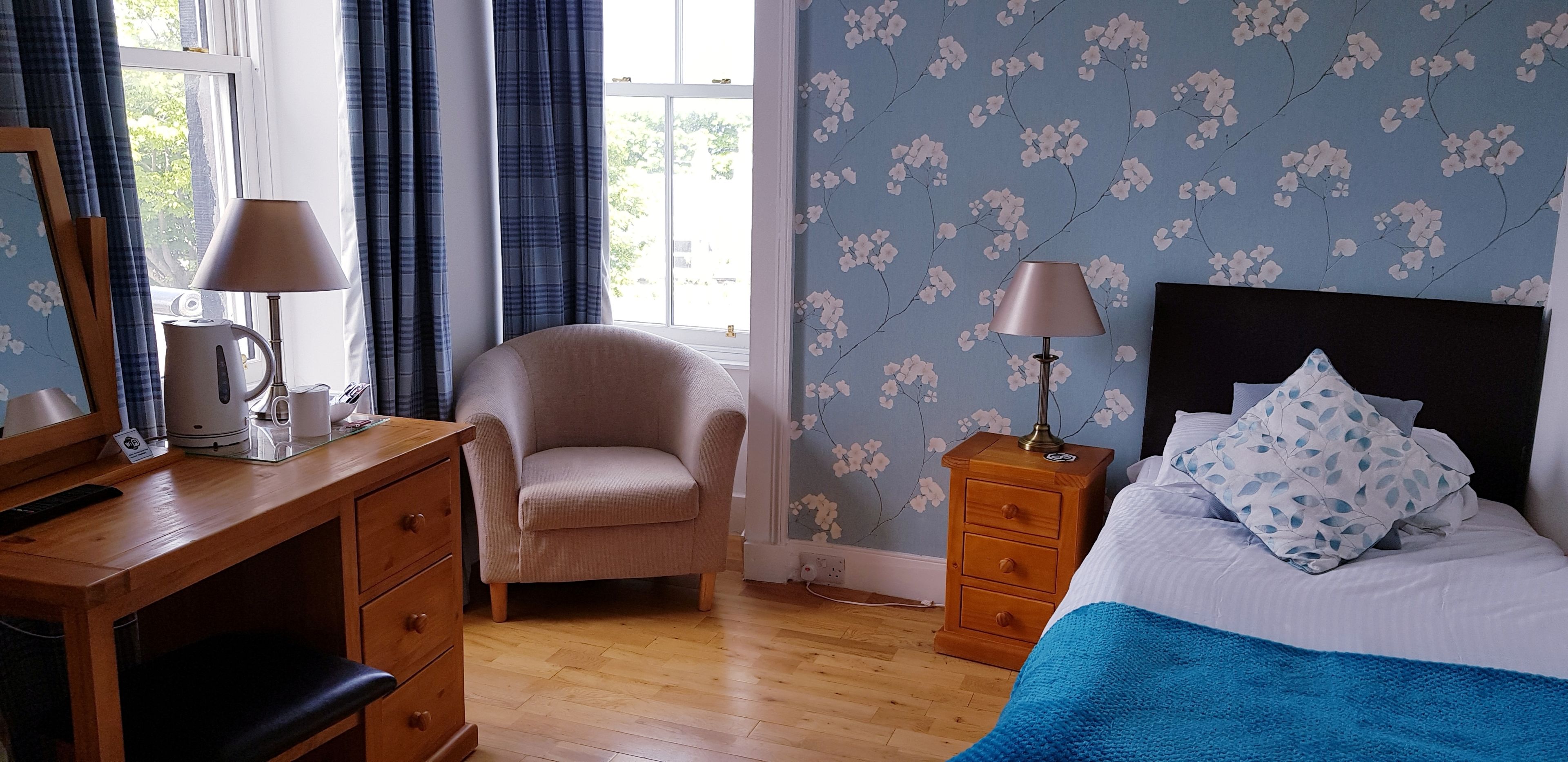 مكواة/لوح كي وواي فاي مجانًا وملاءات أسرّة