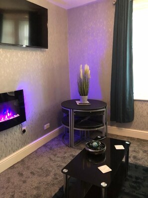 Living area - Baxter Holiday Apartments (Blackpool)
