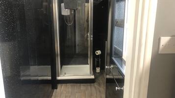 Apartment, 1 Bedroom (Flat 1) | Bathroom | Hair dryer