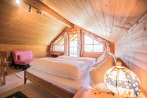 2 bedrooms, in-room safe, cribs/infant beds, free WiFi - Chalets Trafögl (Val Muestair)