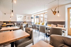 Restaurant - Chalets Trafögl (Val Muestair)