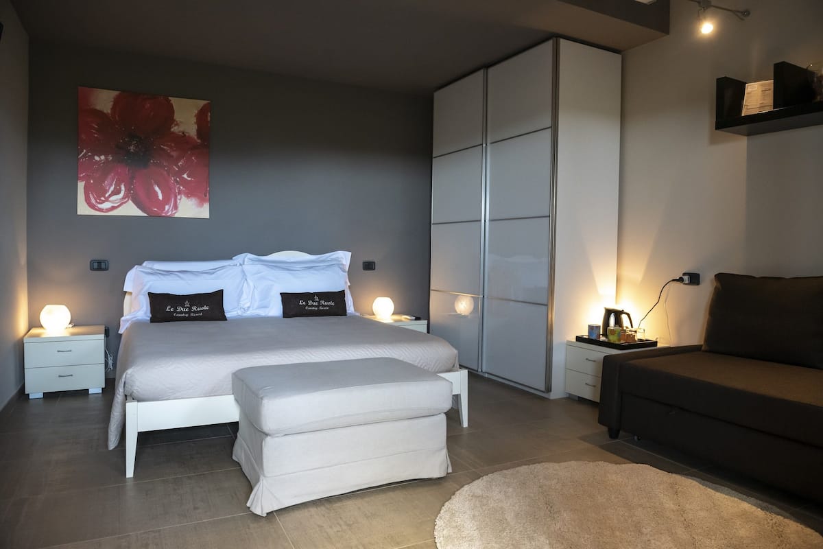 1 bedroom, Frette Italian sheets, premium bedding, pillow-top beds