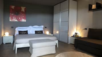 1 bedroom, Frette Italian sheets, premium bedding, pillowtop beds