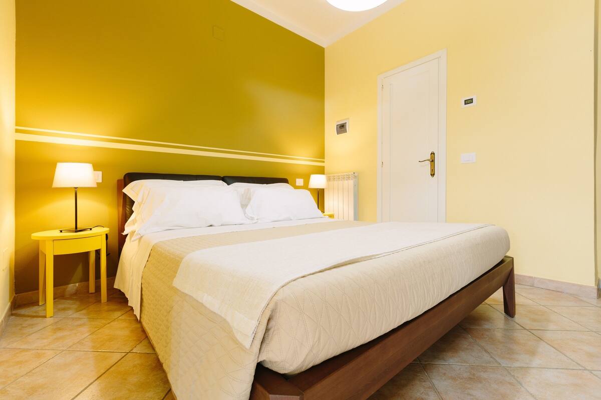 Kamar Double Comfort | Seprai Frette Italia, seprai premium, dan bantalan ekstra lembut