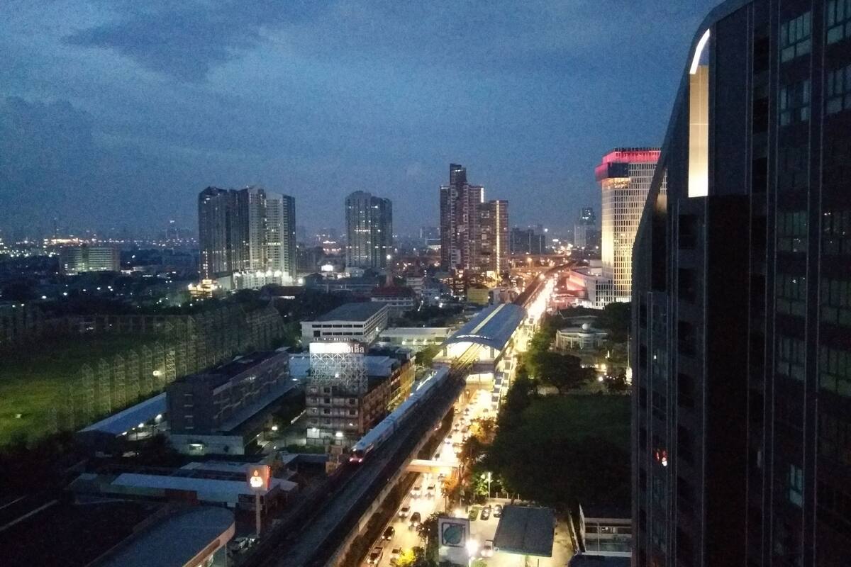 Economy 1 bedroom with Balcony Pool View | Vue sur la ville