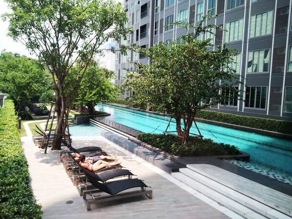 Outdoor pool - Sukhumvit New Room BTS Bangna (Bangkok)