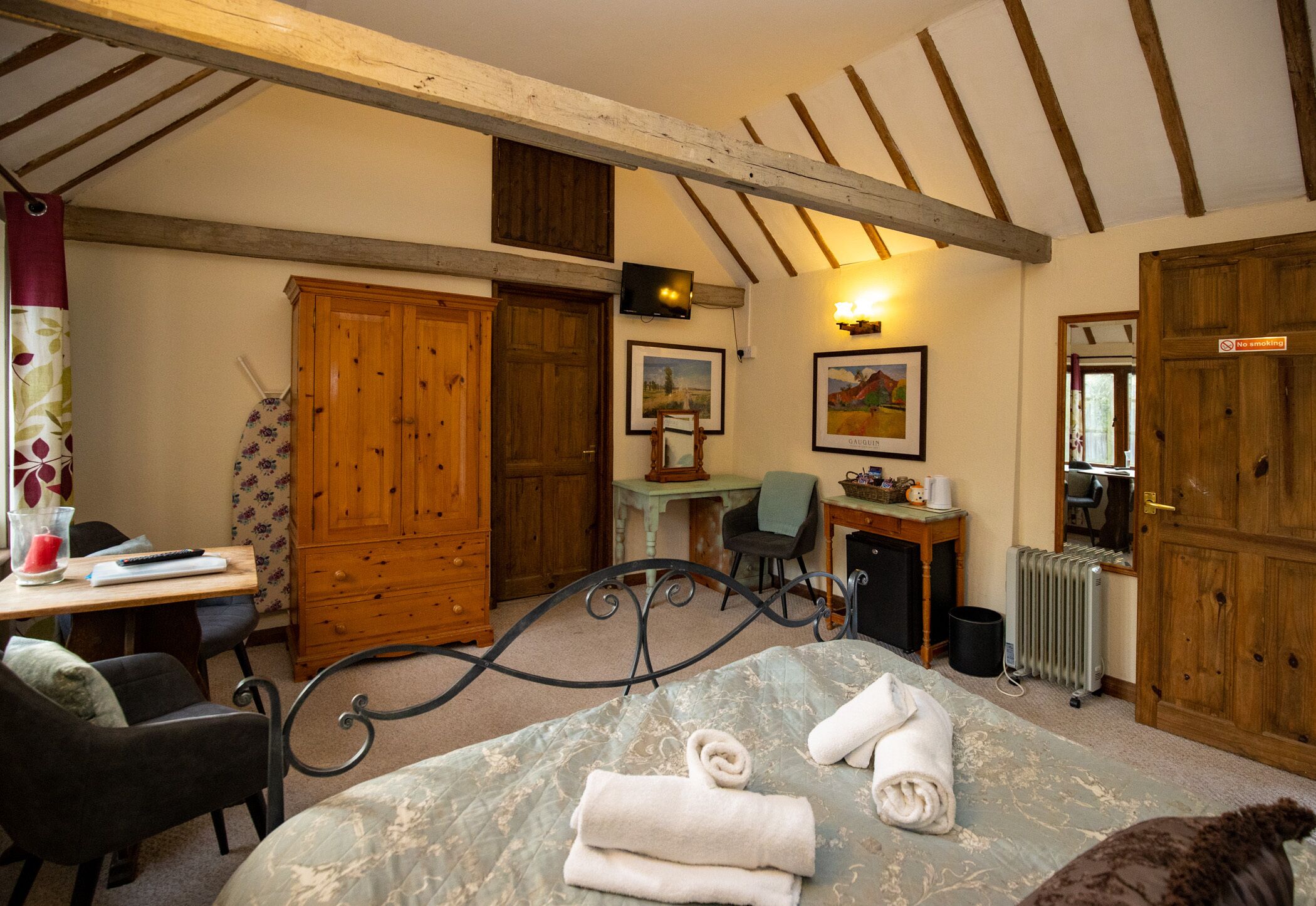 Habitación doble | Wifi y ropa de cama 