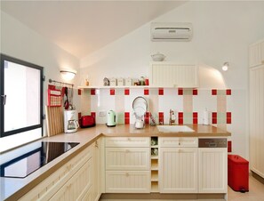 公寓 | 私人厨房 | 大冰箱、微波炉、烤箱、炉灶