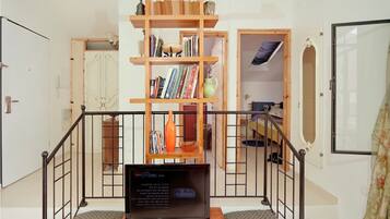 Apartment | Ruang tamu | TV skrin rata